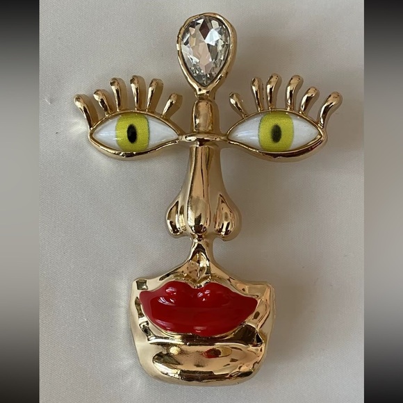 Abstract Face Brooch with Red Lips and Yellow Eyes - Picture 8 of 9
